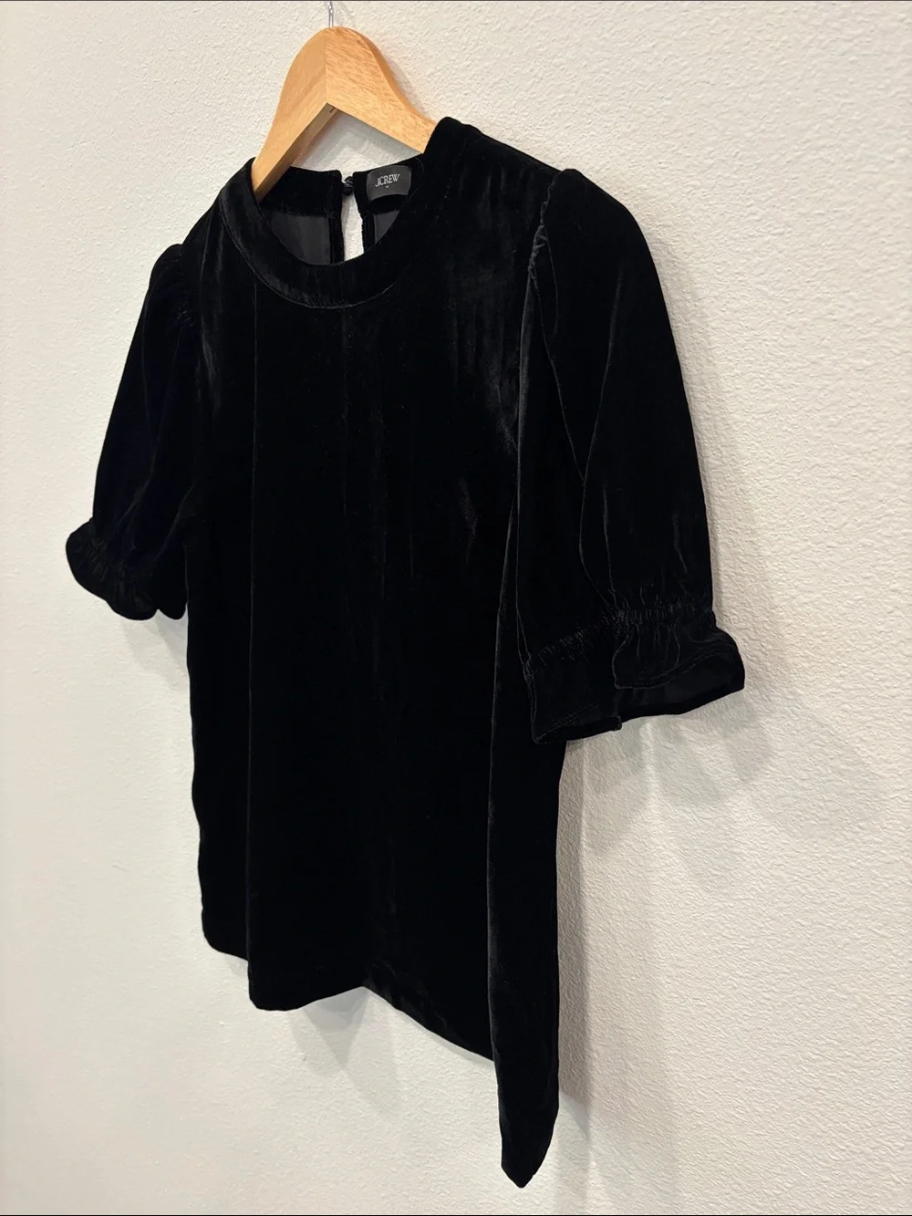 J. Crew Women’s Black Velvet Puff-Sleeve Blouse Size S
